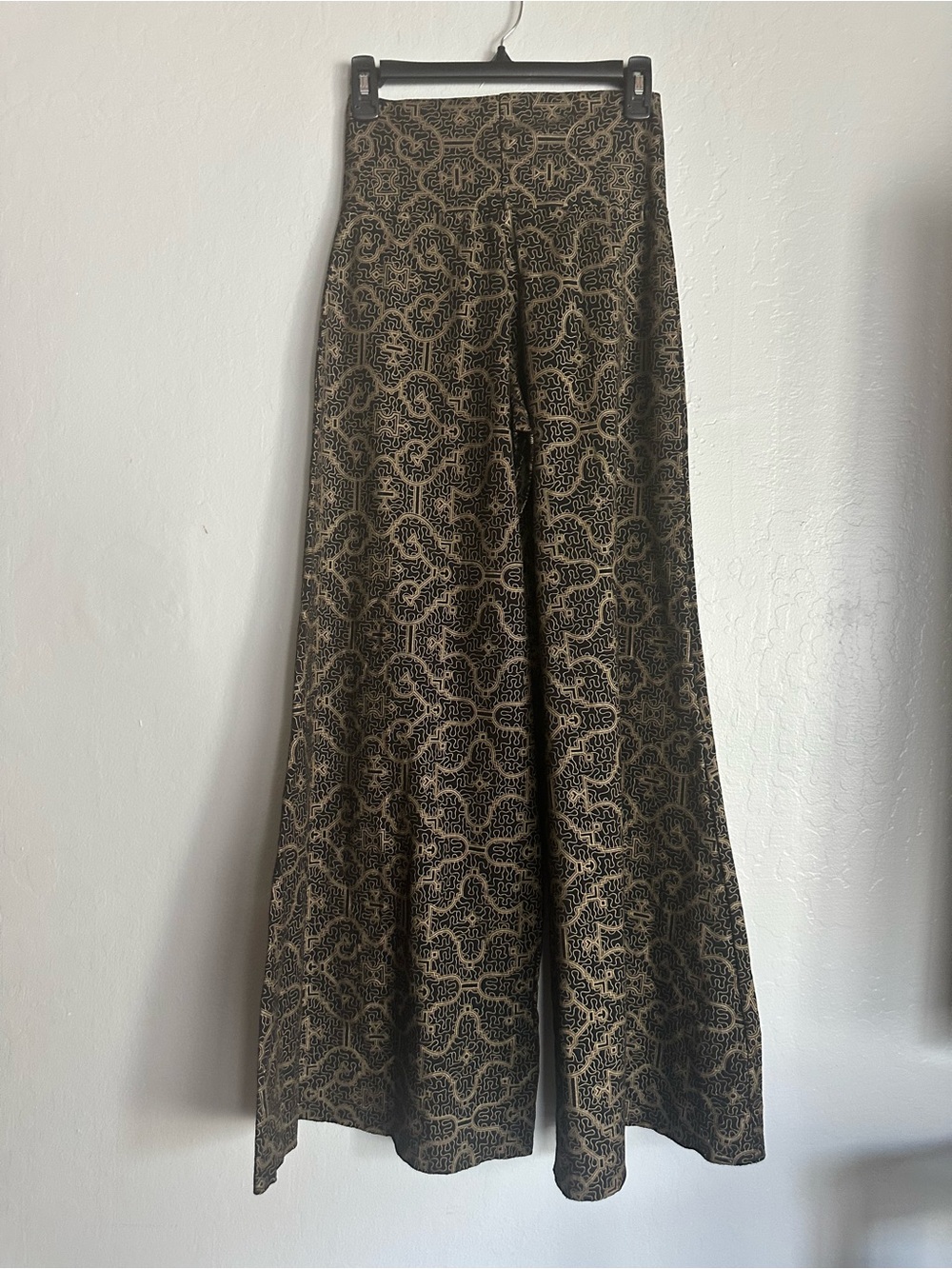Womens Black and Tan Patterned Maxi Pants